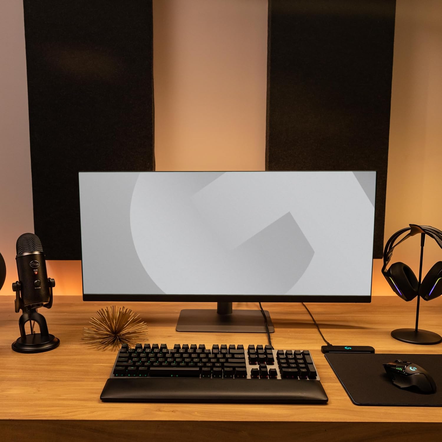 Logitech G733 LIGHTSPEED Wireless Gaming Headset with suspension headband, LIGHTSYNC RGB - Refurbished